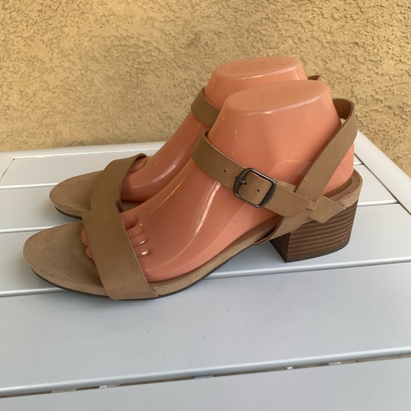 Lucky Brand nude tan leather Pagona sandals block heel size 9.5M - Picture 3 of 14